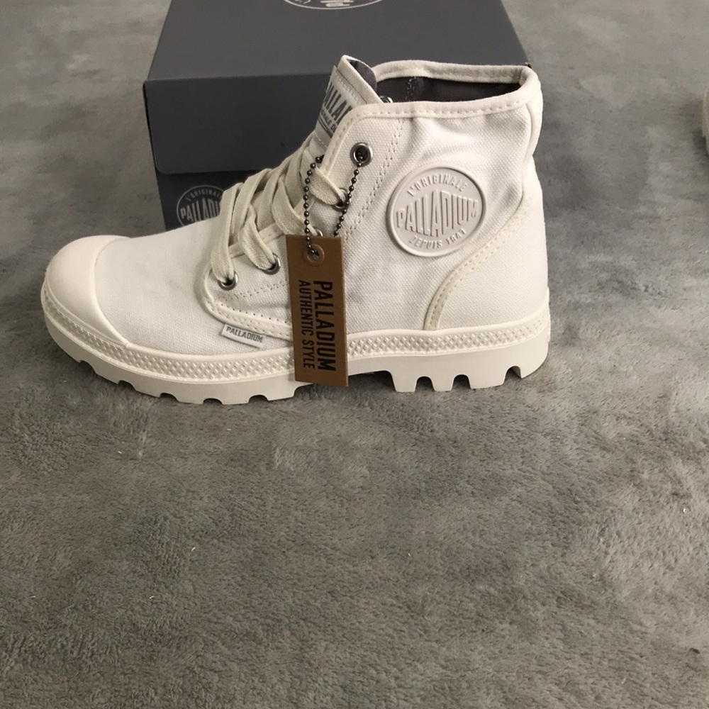 Palladium Women's Pampa Hi Star White Boots New in Box - Picture 7 of 15